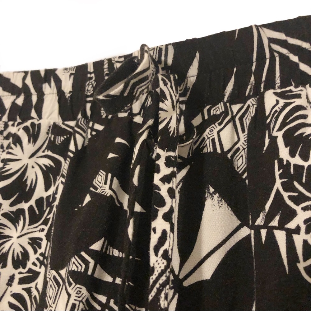 Full Tilt Boho Leaf Print Floaty HighWaist Shorts - Picture 3 of 6